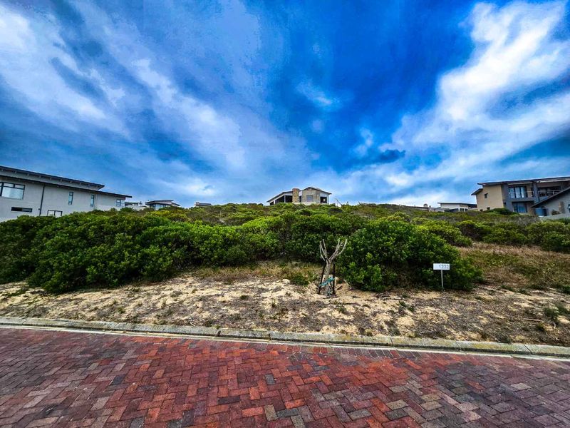 The right location at the right price. - Photo 5