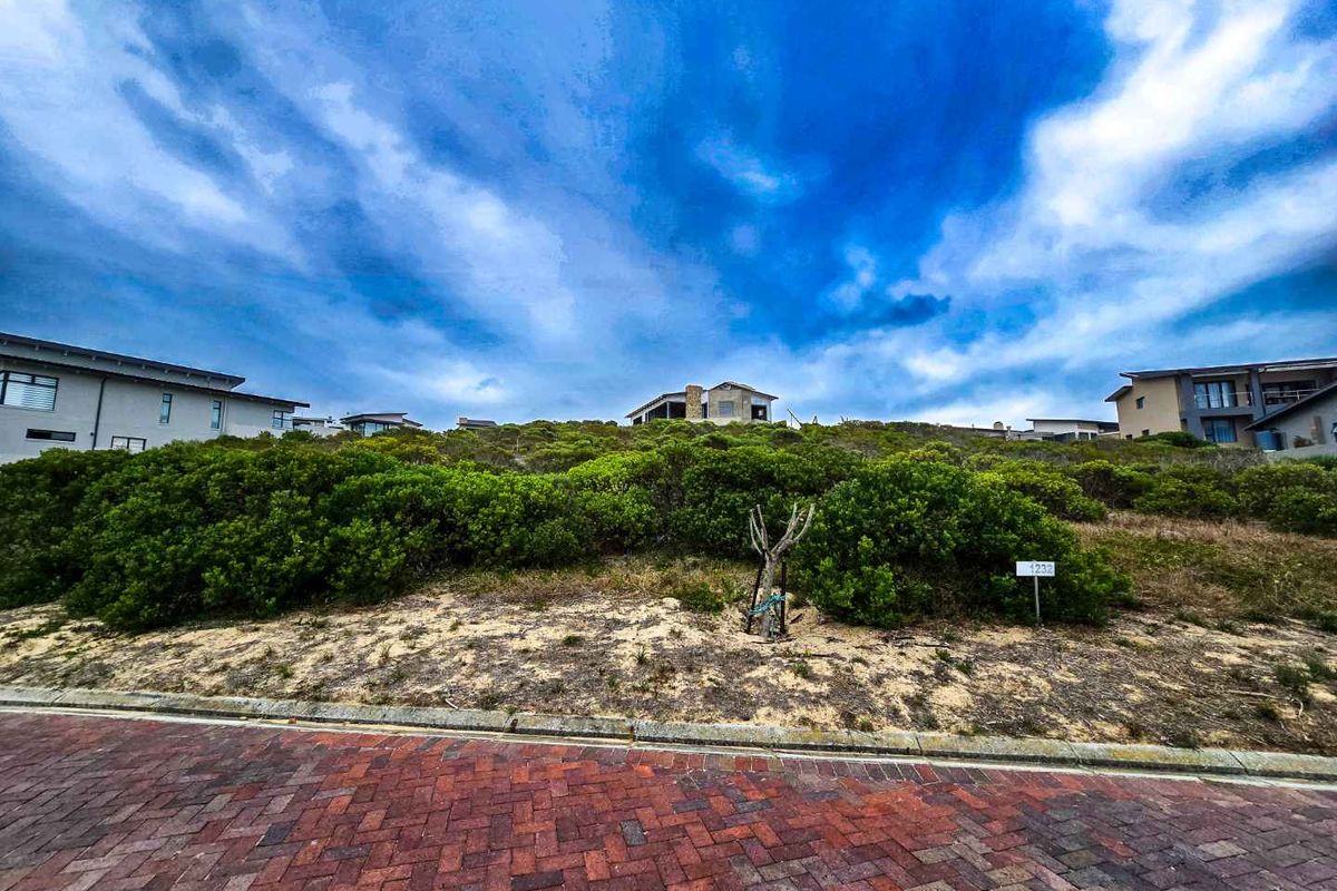 The right location at the right price. - Photo 5
