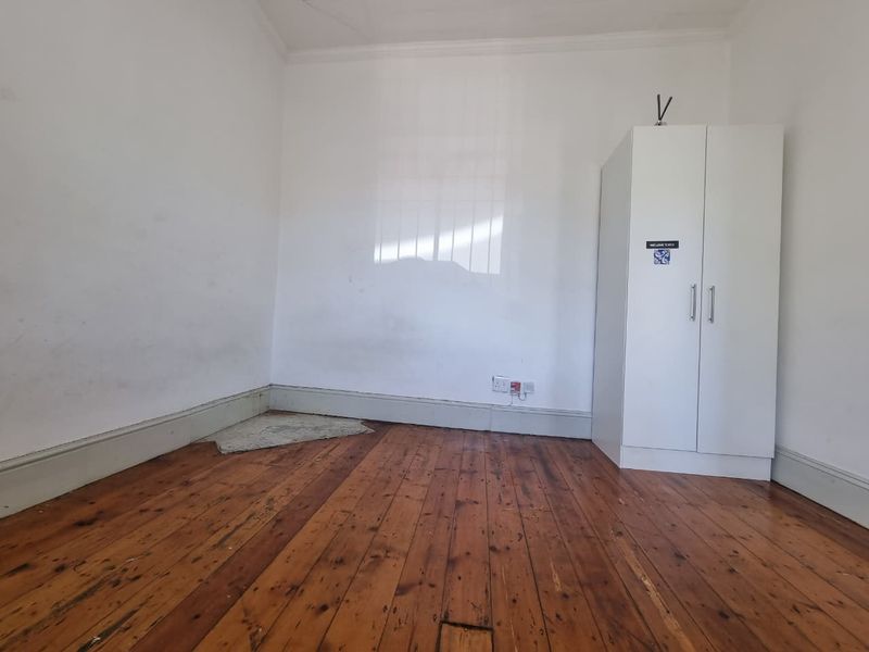 Unfurnished Loft 3-Bedroom House To Rent in Woodstock - Photo 4