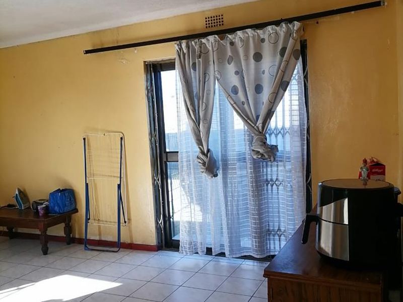 3-Bedroom Home for Sale in Hazeldene - Photo 3