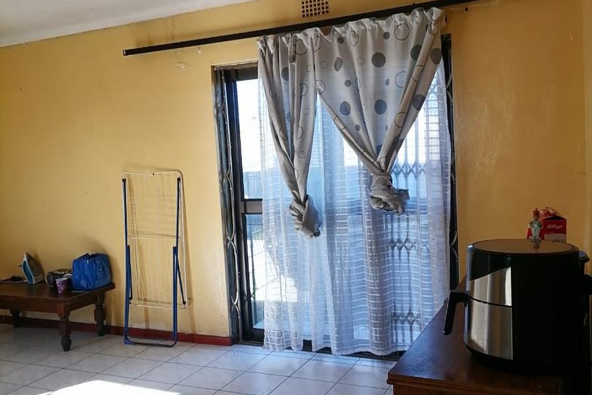 3-Bedroom Home for Sale in Hazeldene - Photo 3