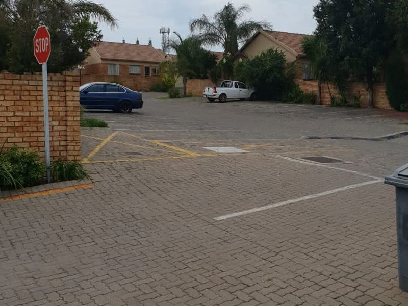 Charming 2-Bedroom Townhouse for Sale in Amberfield Ridge Estate!!! - Photo 10