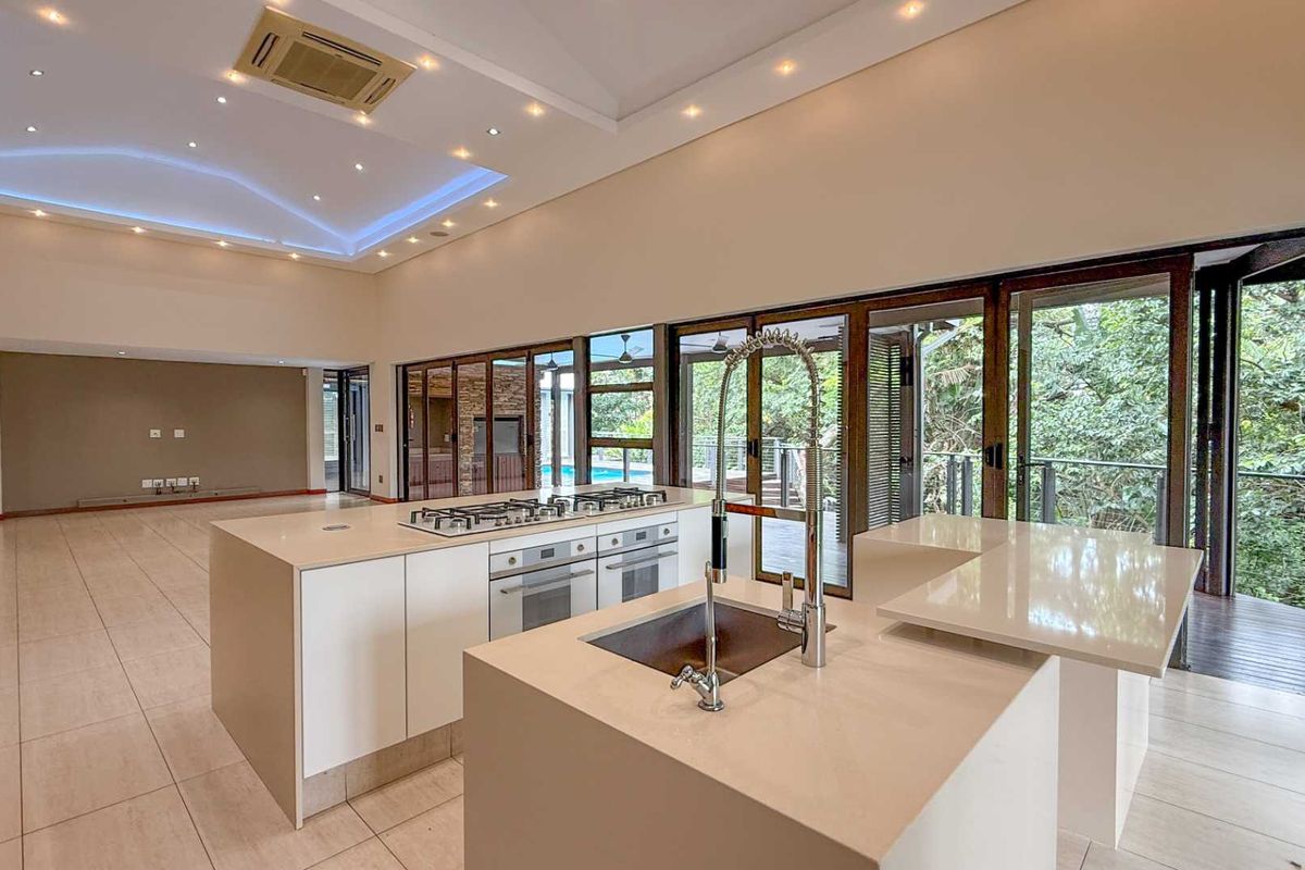 Spacious family Home plus bachelor flat - Photo 5