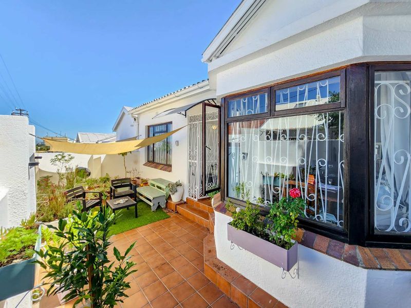 HOUSE IN SEA POINT - Photo 7