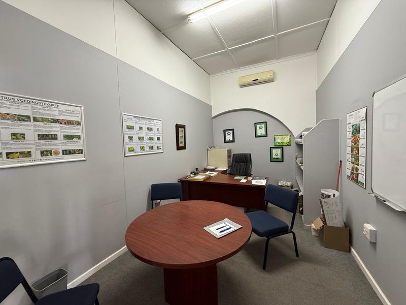 Immaculate Commercial Property with Endless Potential – Keimoes - Photo 9