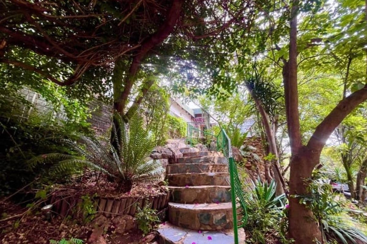 4 Bedroom House for Sale in Alan Manor - Photo 3