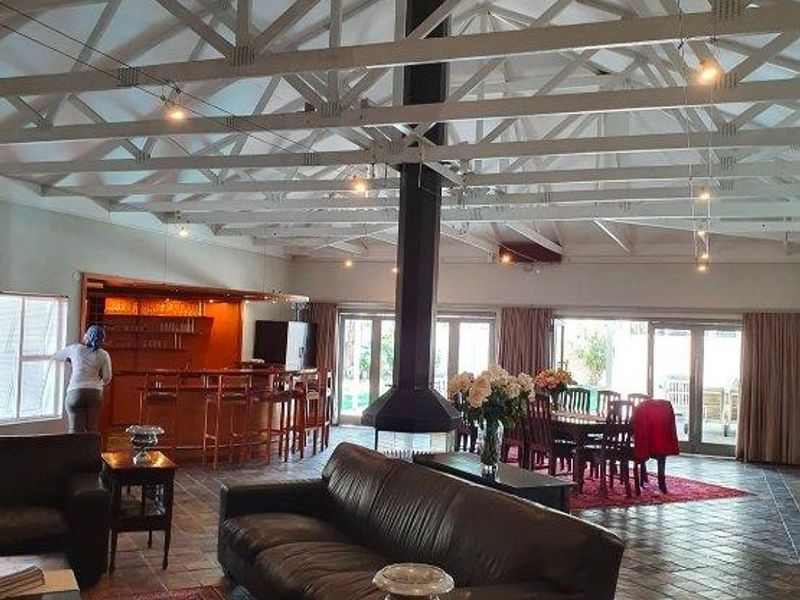 Exclusive 4-Bedroom Home with Pool & Study in Klein Windhoek - Photo 5