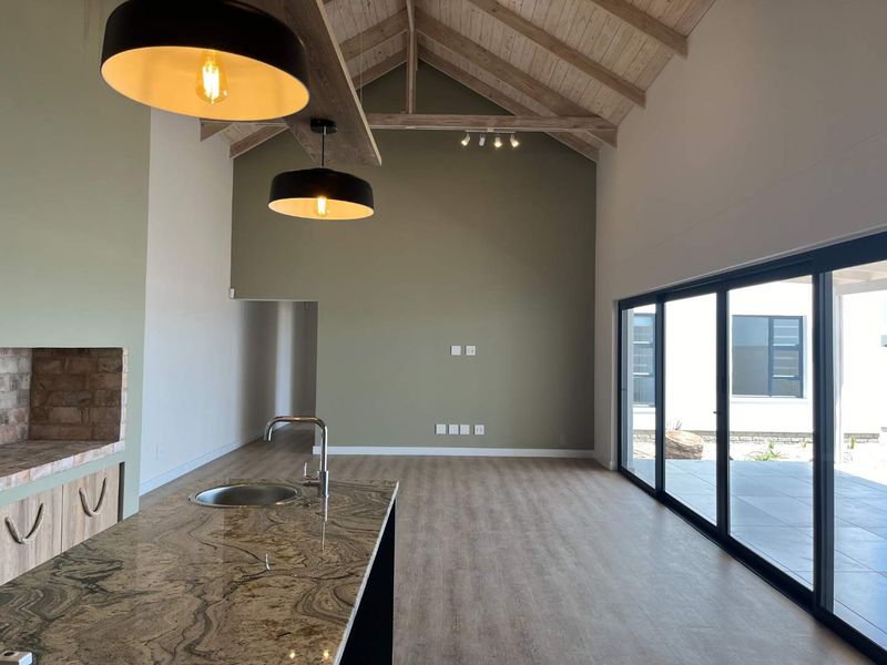 3-Bed Gem: Double Garage & Modern Open Plan Design! - Photo 4