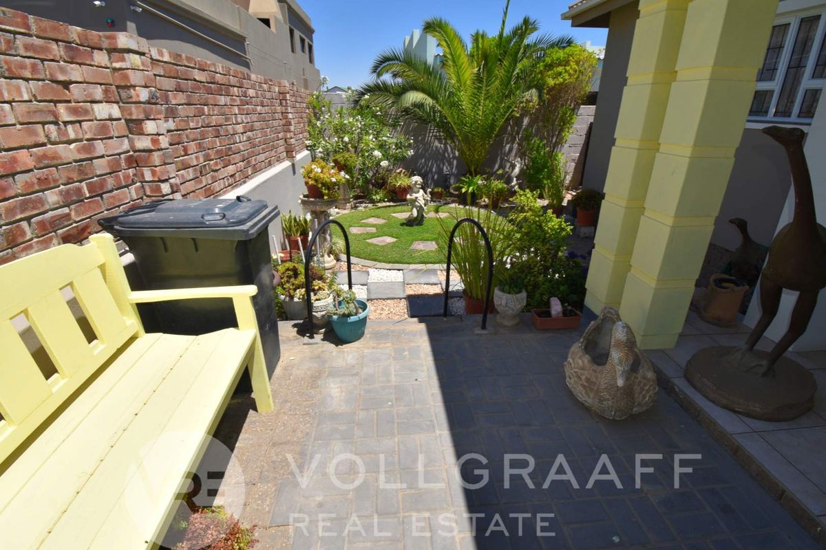 Value for Money Neat Family Home in Vogelstrand - Photo 2