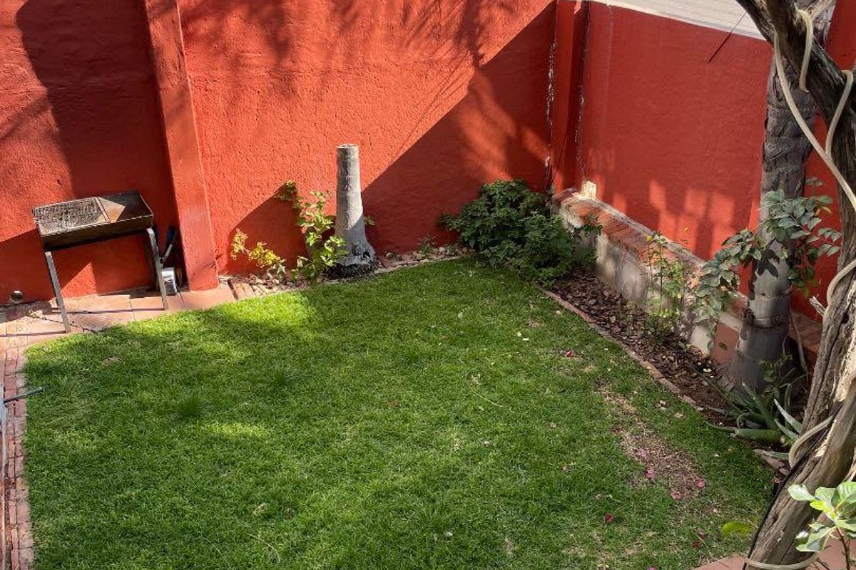 Huge property in Windhoek City Centre Office zoned! - Photo 2