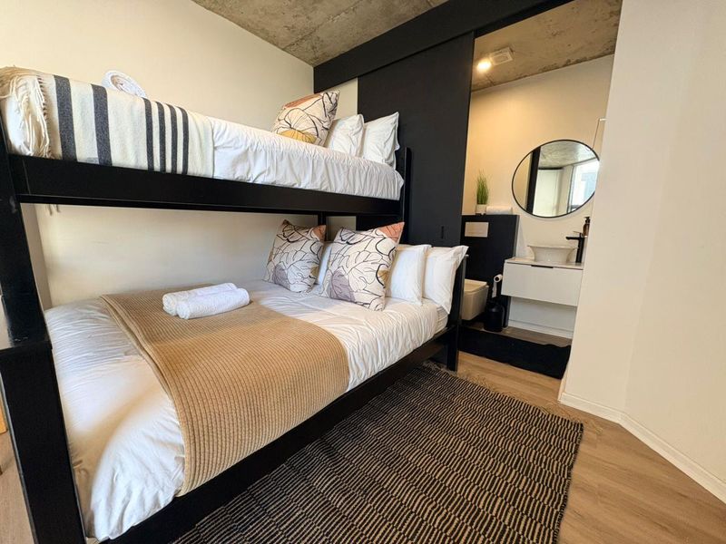 Executive suite to rent - Photo 5