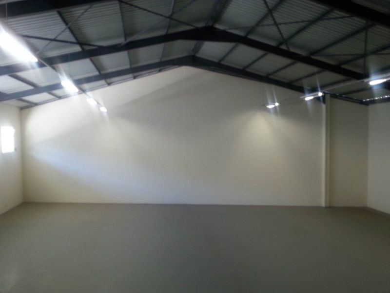 Warehouse to let Northern Industrial- Street Front - Photo 6