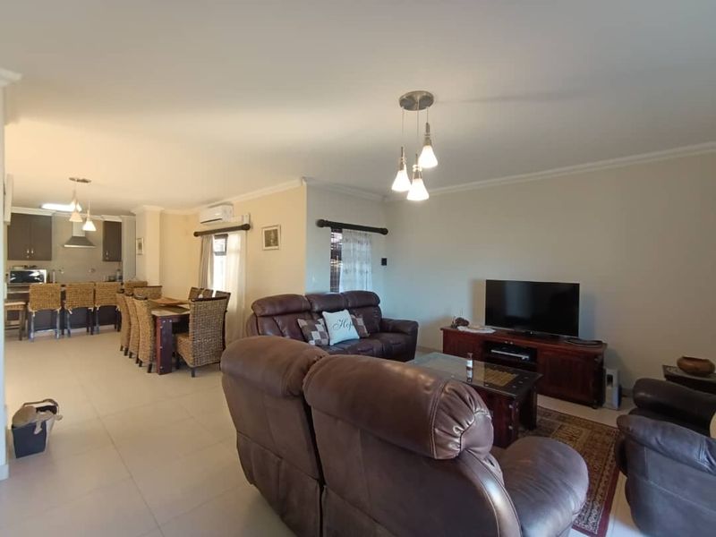 Townhouse with Sea View - Photo 9