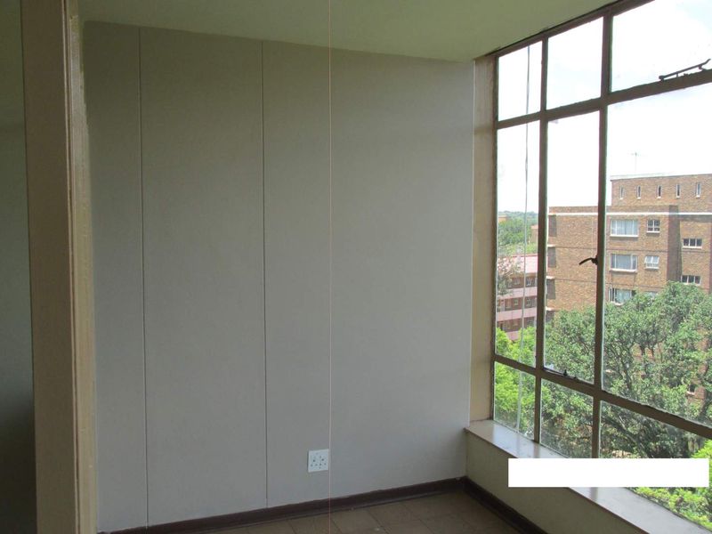 A BACHELOR FLAT TO RENT IN SUNNYSIDE - Photo 4