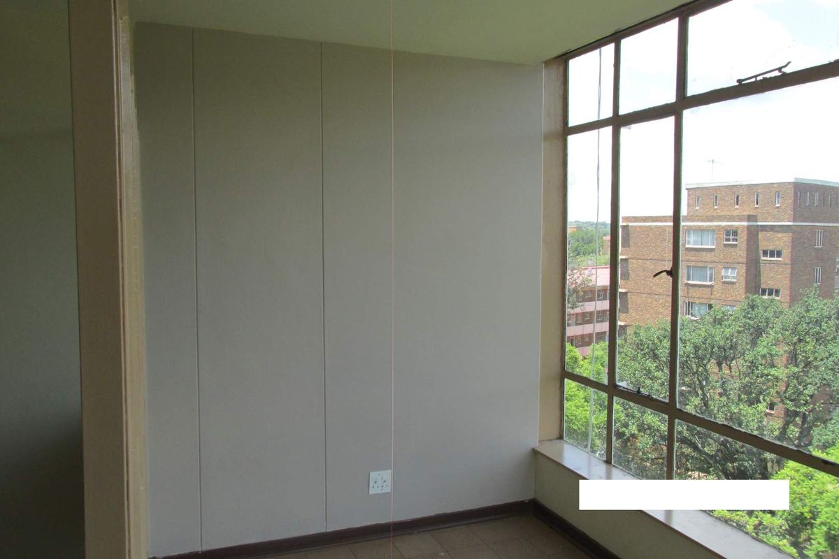 A BACHELOR FLAT TO RENT IN SUNNYSIDE - Photo 4