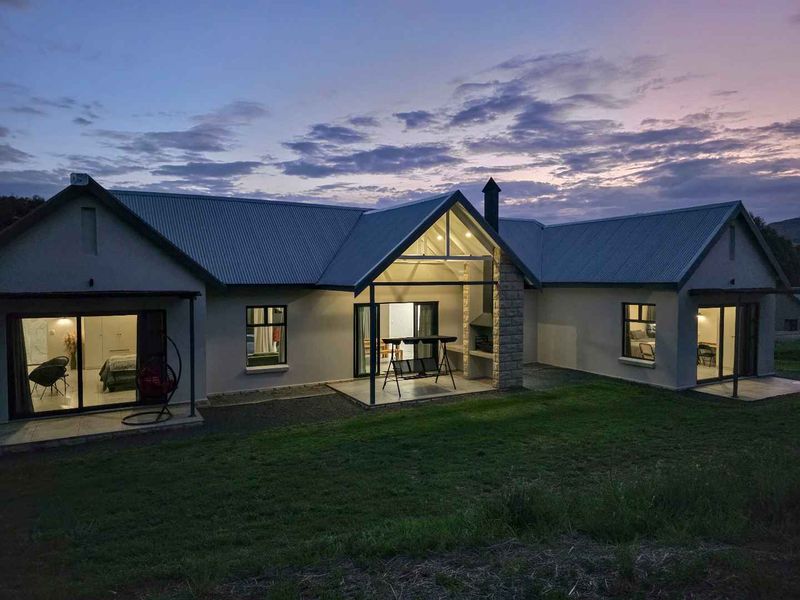 Contemporary Mountain Retreat with Panoramic Views | Clarens Mountain Estate - Photo 5