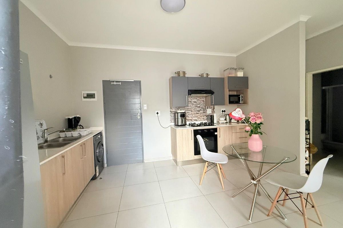 First-Time Buyer’s Dream: Modern 1-Bedroom Gem! - Photo 4