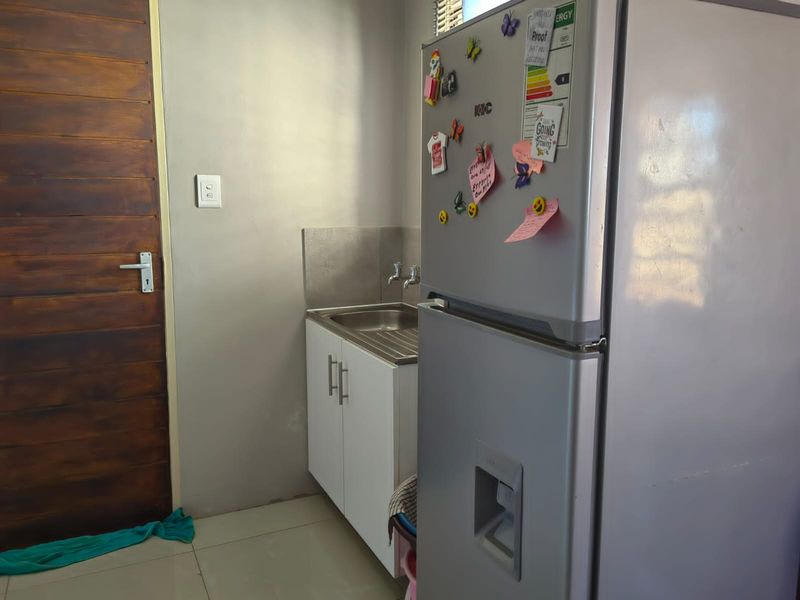 Clayville Ext 77 - R 1 150 000-Family home - Photo 3
