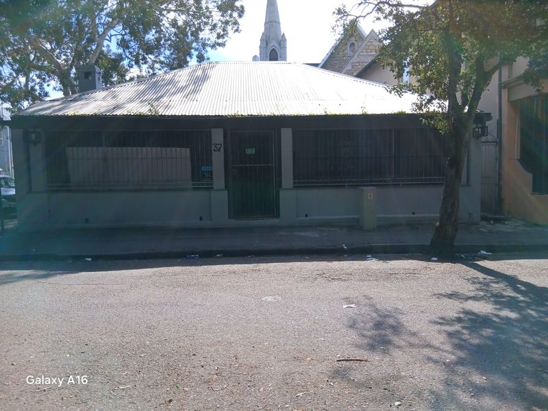 Prime Student Accommodation for Sale in Central, Gqeberha – R1,400,000 - Photo 2