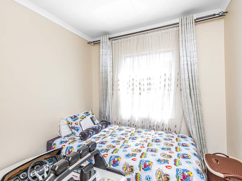 3 Bedroom House In A Secure Estate - Photo 7