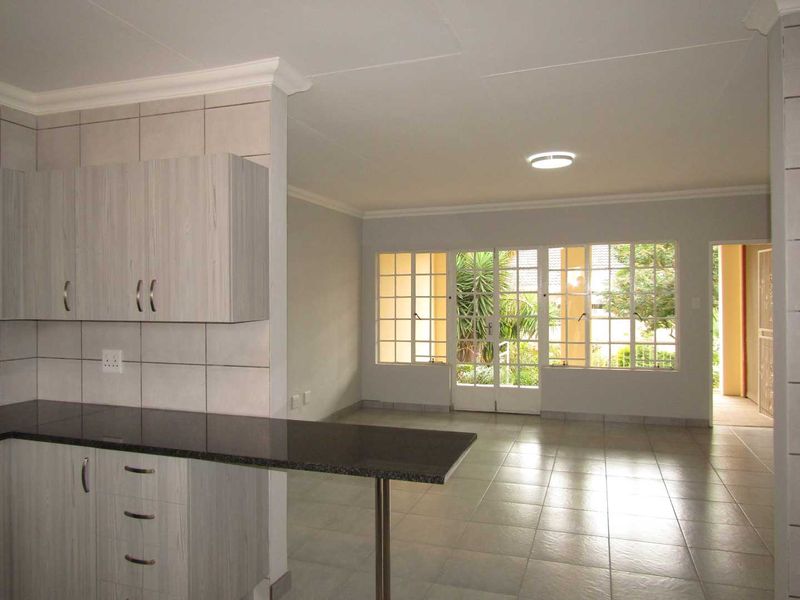 Charming Life Right Cottage in sought after Retirement Village - Photo 4