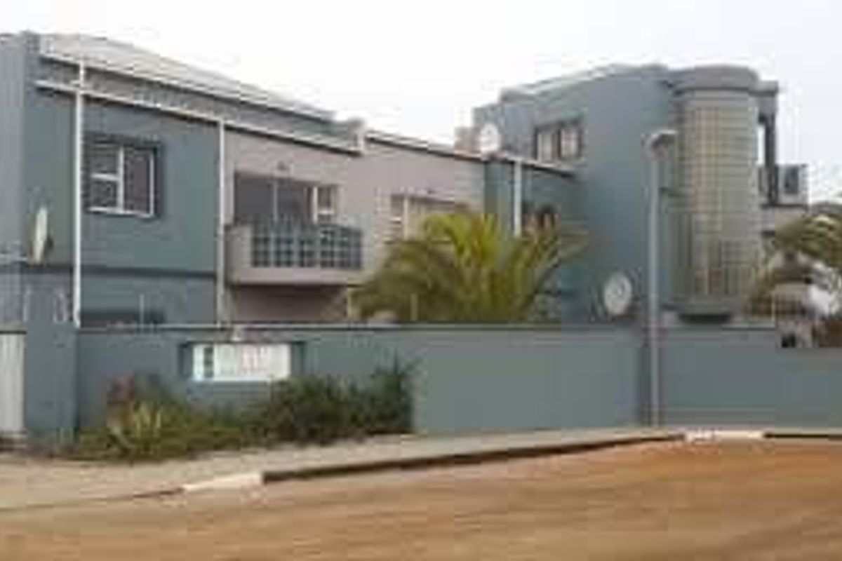 Beautiful 4Bedroom Townhouse For Sale - Photo 3