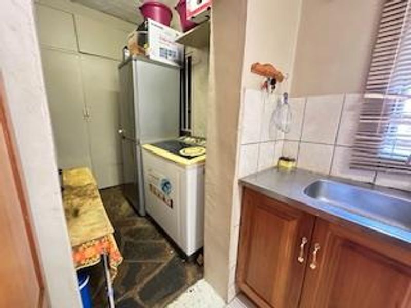 Wonderboom Townhouse: Spacious, Secure, and Stylish Living! - Photo 5