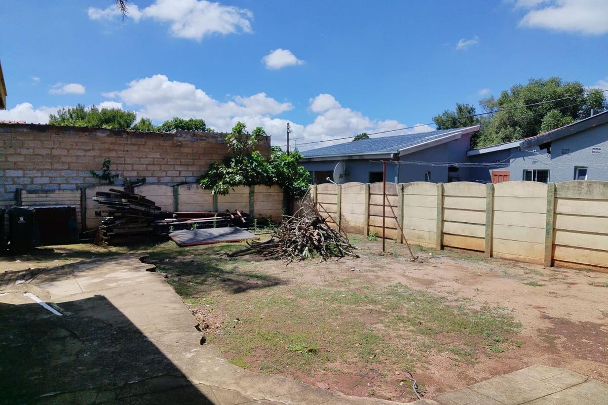 Guess House for sale with potential income - Photo 4