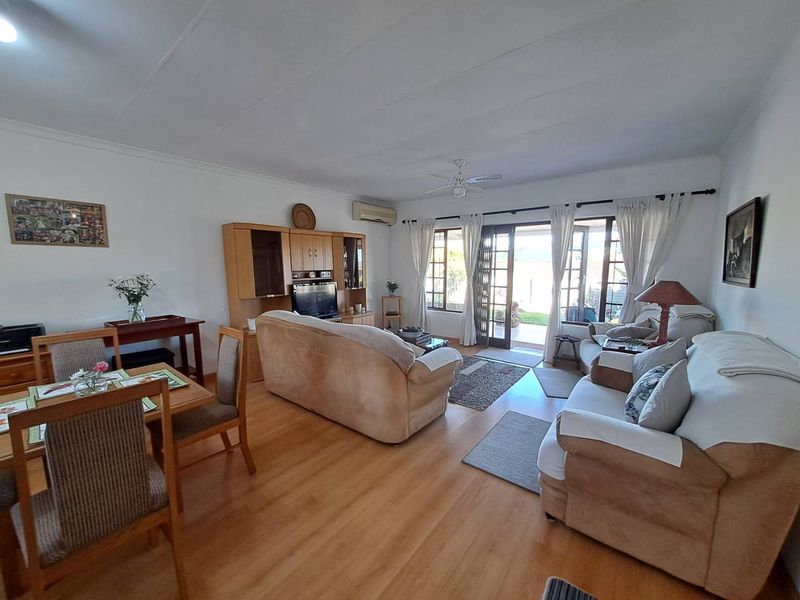 3 Bedroom Townhouse For Sale in Malvern - Photo 3