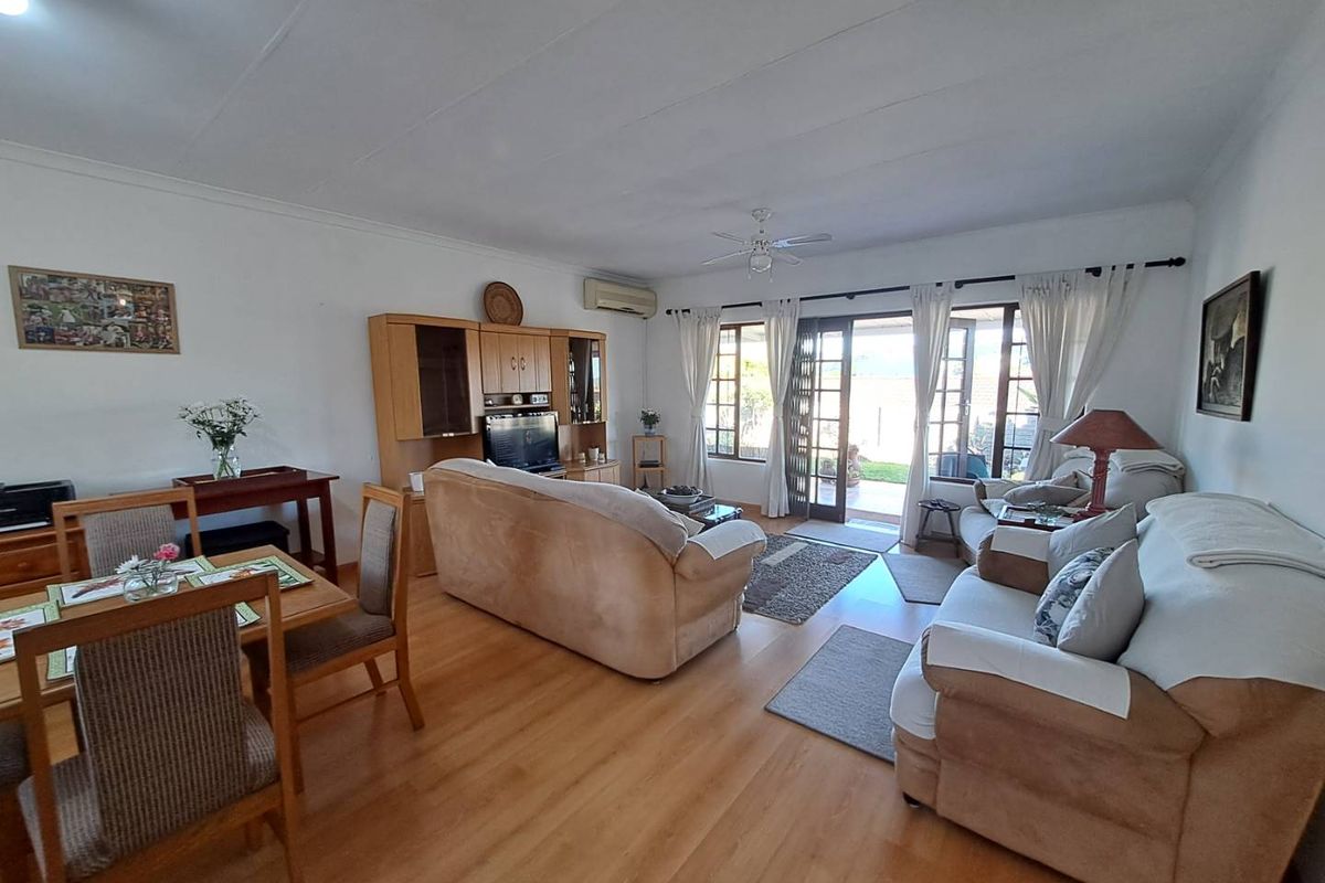 3 Bedroom Townhouse For Sale in Malvern - Photo 3