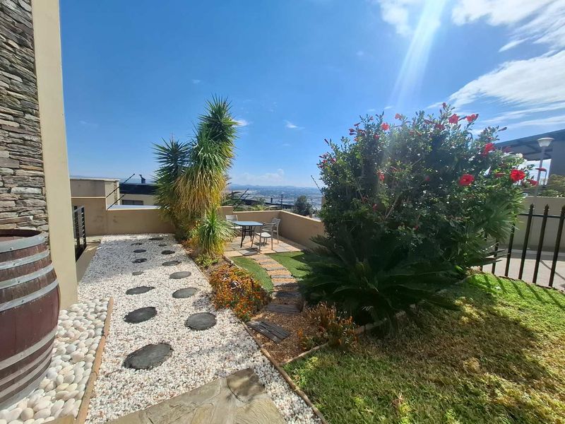 Luxury unit in Henning Villiage - Photo 4