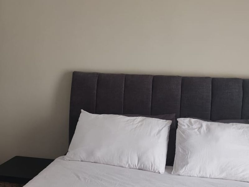 Charming and Well-Maintained Apartment in Midrand, Grand Central - Photo 10