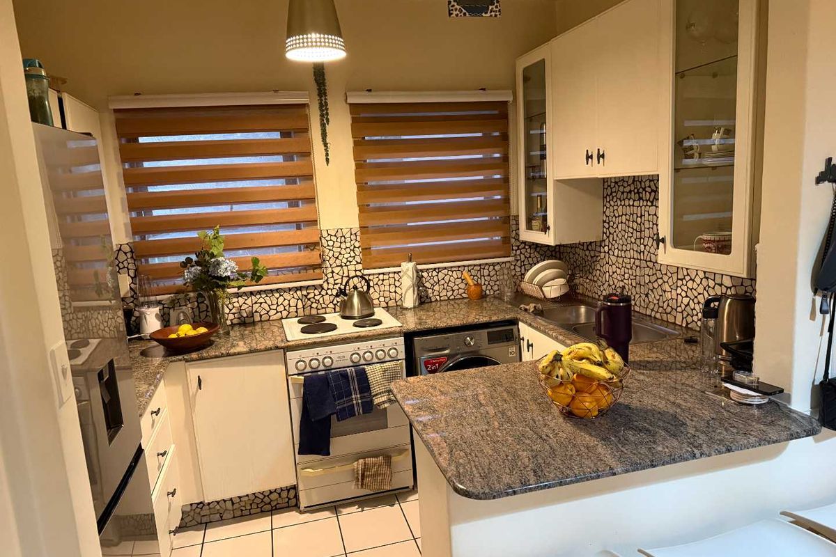 2 BEDROOM APARTMENT TO RENT IN OAKLANDS - Photo 4