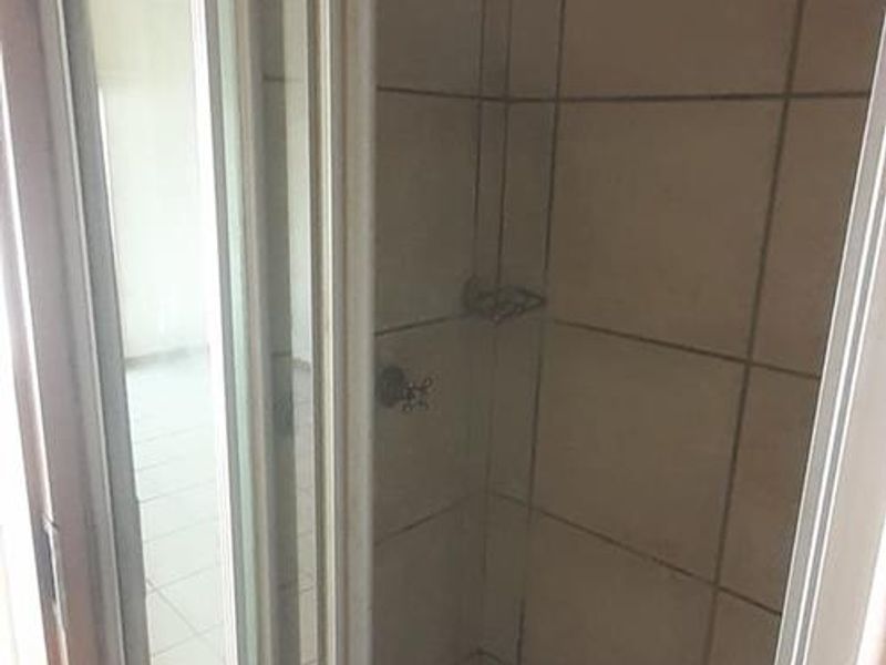 Bachelor to rent at Fairview village - Photo 10