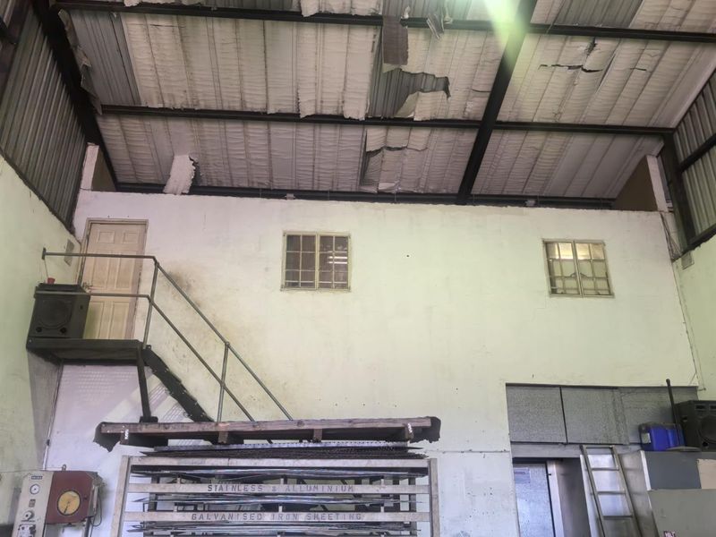 Versatile Industrial Warehouse &amp; Yard in Queensmead Industria, Queensburgh - Photo 6