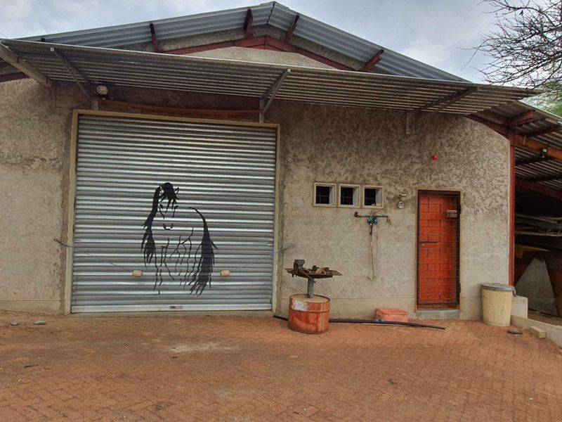 5-Hectare Equestrian Estate with Two Homes – Brakwater, Windhoek5ha Equestrian Estate with 2 Homes - Photo 5