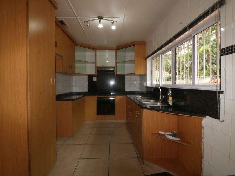 Secure 3 Bed House With Granny Cottage - Pet Friendly - Photo 7