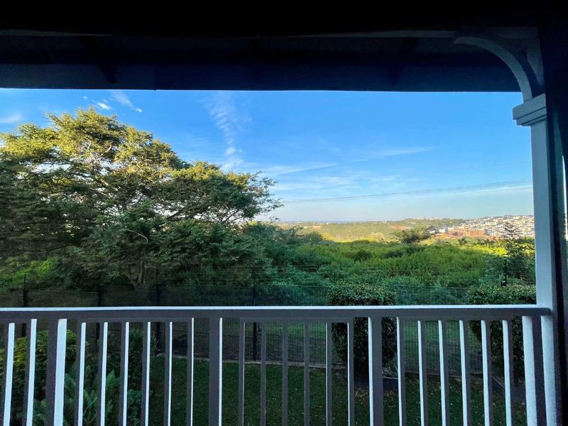 Renovated 3 Bedroom Penthouse Apartment with sea view - Photo 5