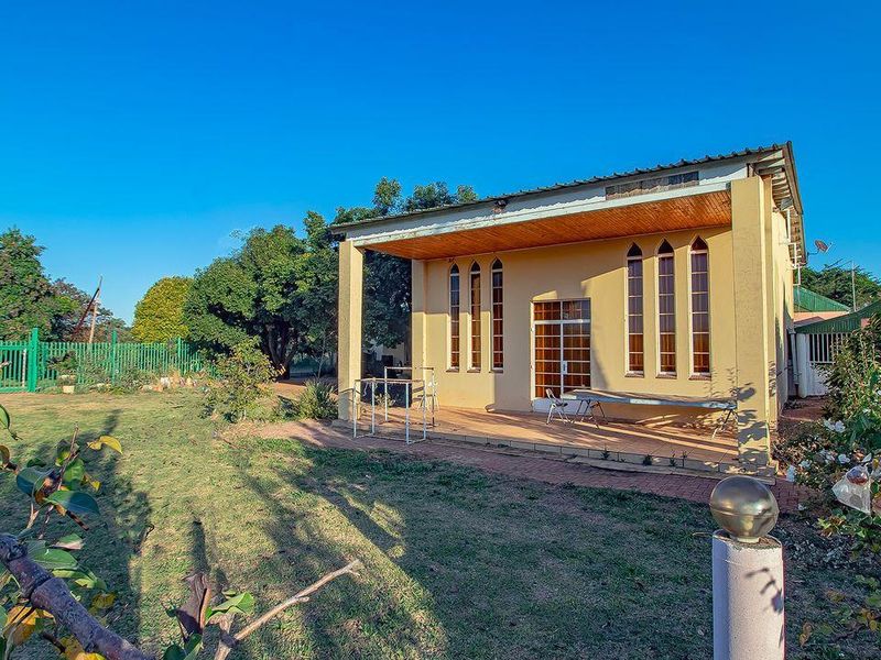 Charming Retired Farm in Doornpoort – A Unique Opportunity - Photo 3