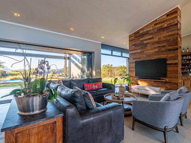 Family Retreat in Monaghan Farms - Photo 8