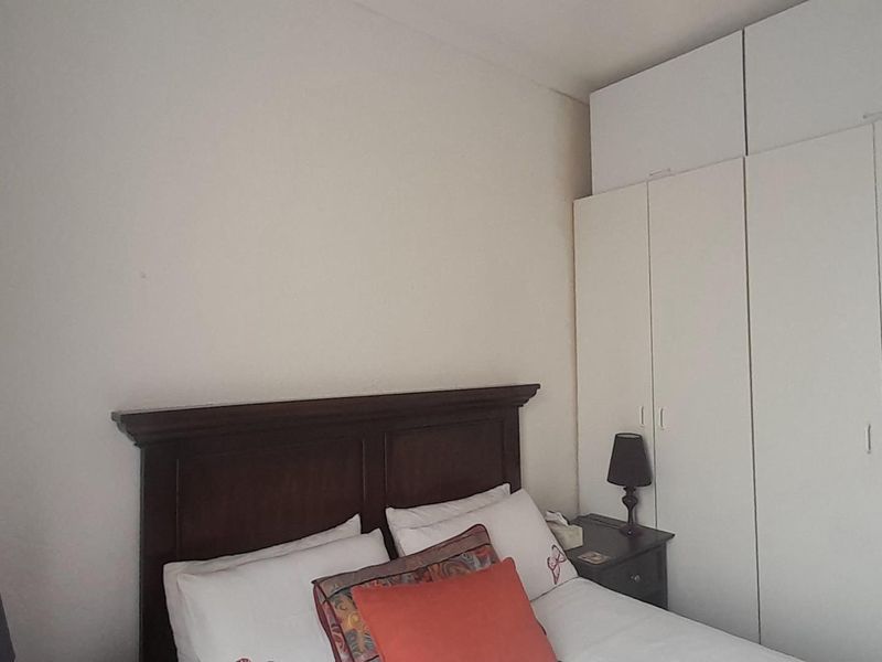 "Your Cozy Haven Awaits!" - Photo 5