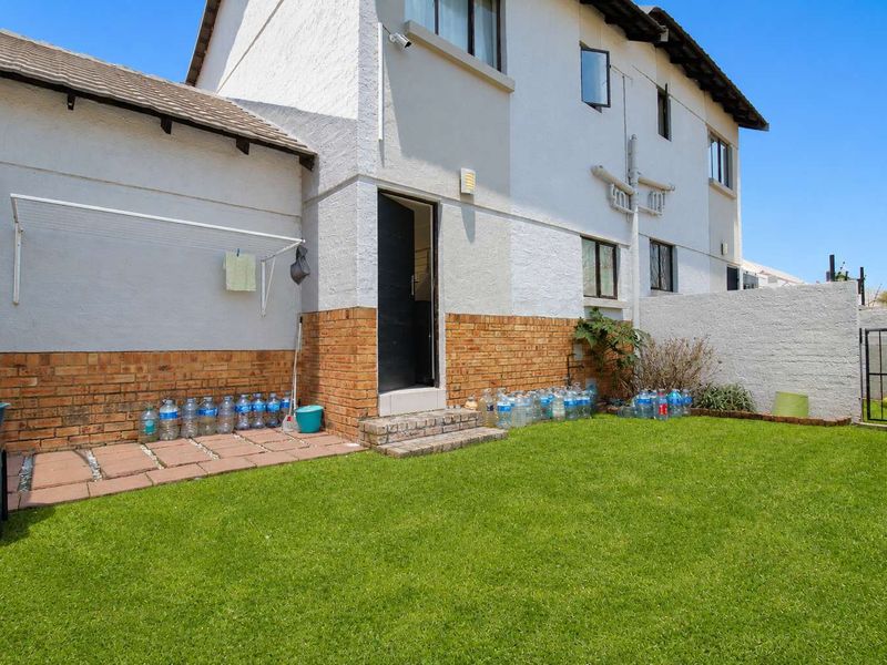 2 Bedroom Cluster for rent in Halfway Gardens - Photo 9