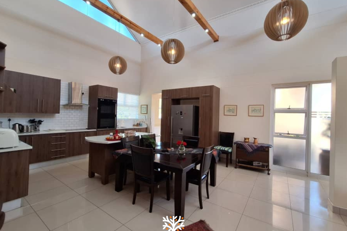 PERFECT FAMILY HOME AT OMEYA GOLF ESTATE - Photo 5