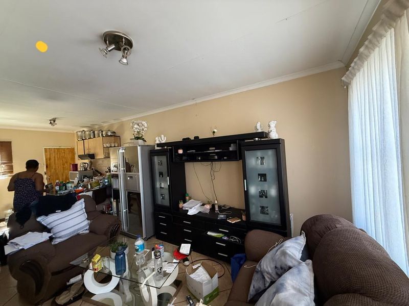 Townhouse for sale in hochland park - Photo 3