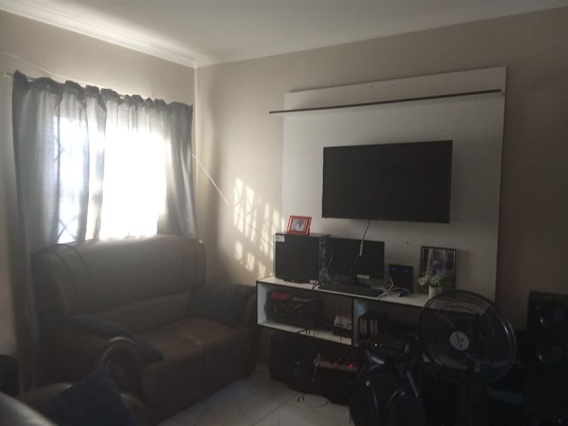 2 Bedroom House For Sale In Lehae - Photo 6