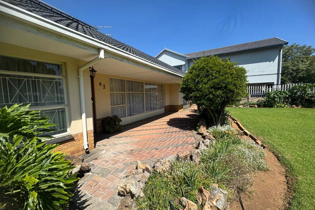 Large Family Home in Randhart for sale - Photo 2