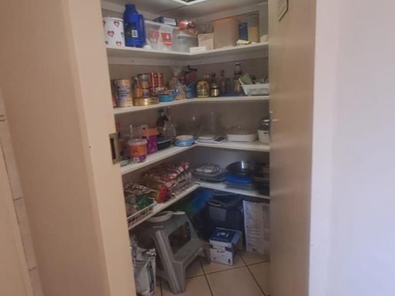 LOVELY 3 BEDROOM FAMILY HOUSE - Photo 8