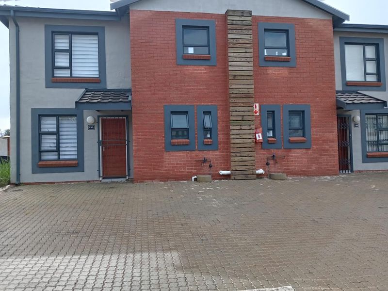 Duplex townhouse - Photo 2