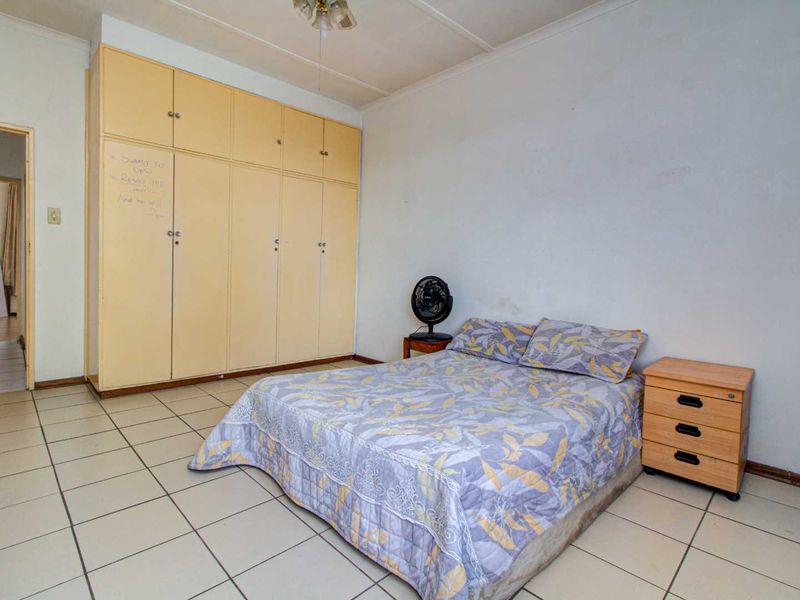 Generous Space ,Your New Home Awaits - Photo 5