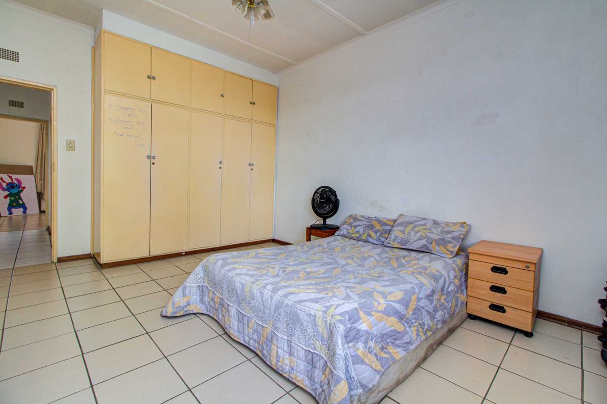 Generous Space ,Your New Home Awaits - Photo 5